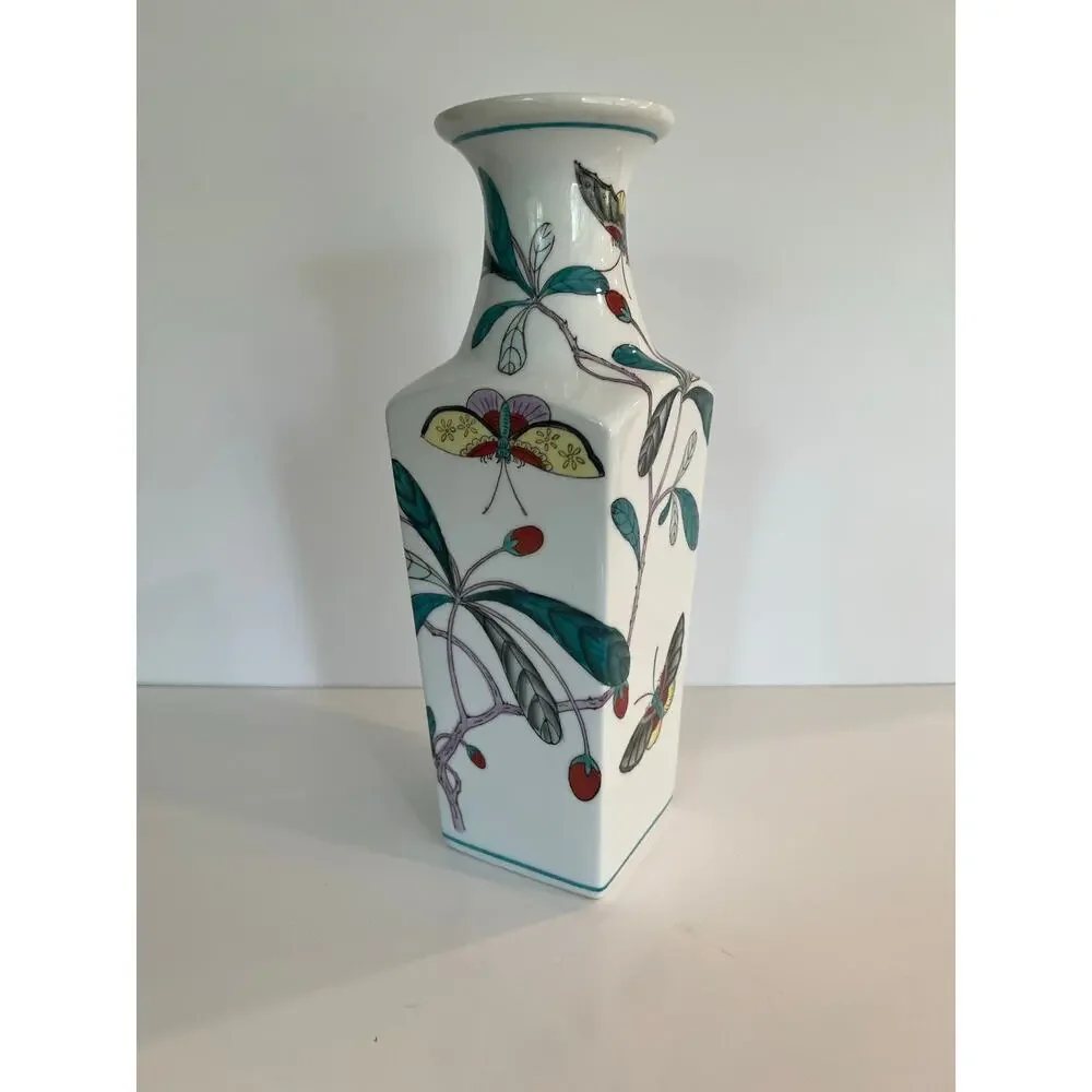 Vintage Large Chinoiserie Porcelain Botanic Garden Floral Butterflies Vase JL